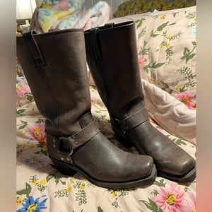 Frye buckle boots women 8.5 tan